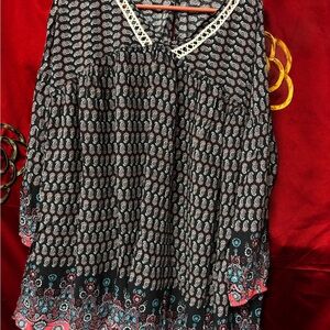 Umgee Elegant Black and Red Patterned tunic